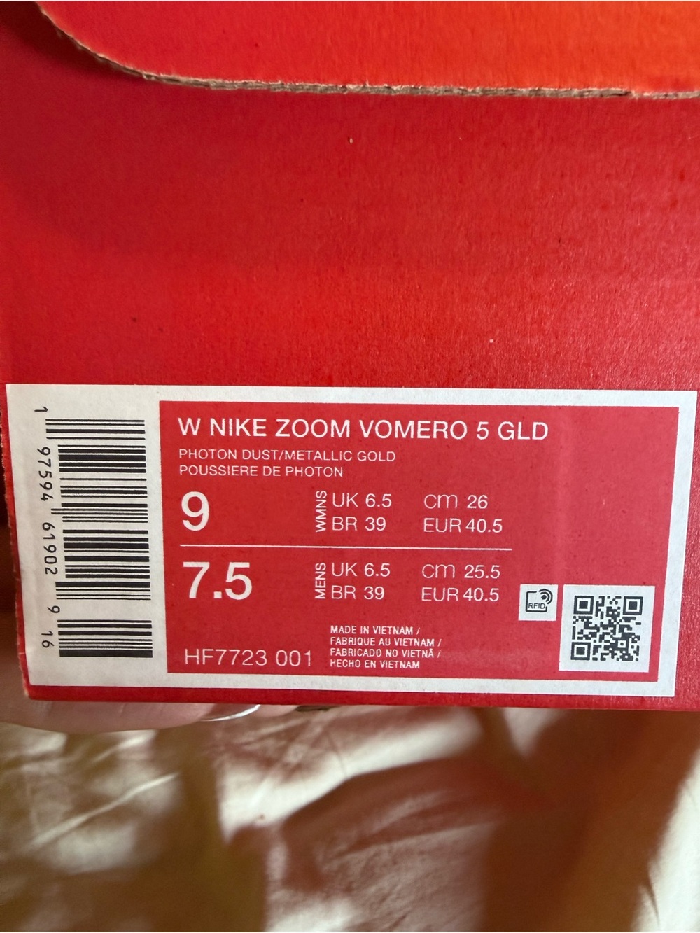 Nike womens White and Gold vomero 5 - Picture 3 of 3